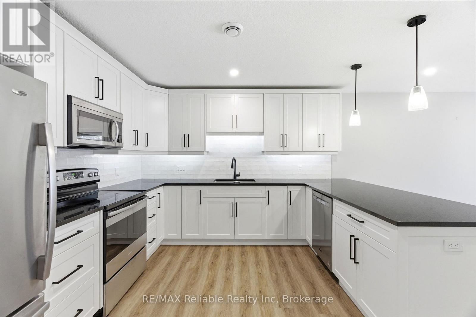 152 Sills Street, Huron East, Ontario  N0K 1W0 - Photo 11 - X13132814