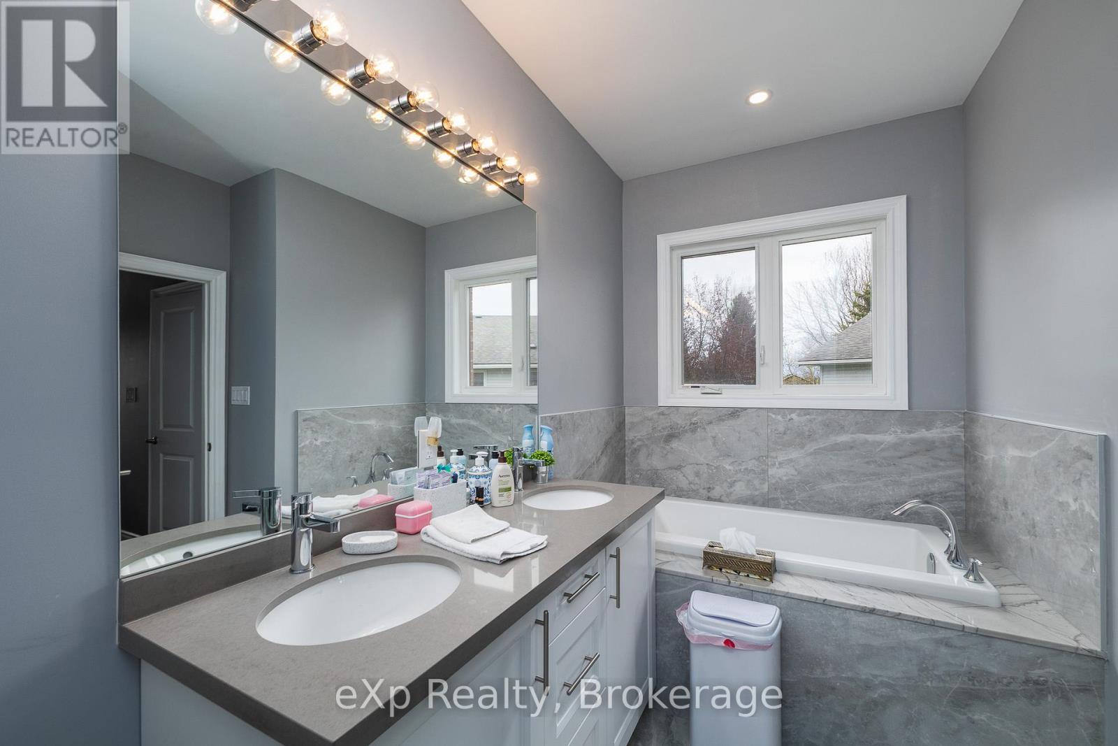 43 Country Crescent, Meaford, Ontario  N4L 1L7 - Photo 15 - X13133298