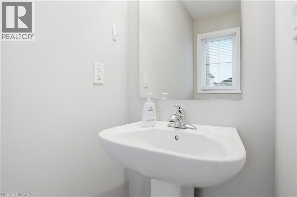 19 Mia Drive, Hamilton, Ontario  L9B 0K1 - Photo 8 - 40830680