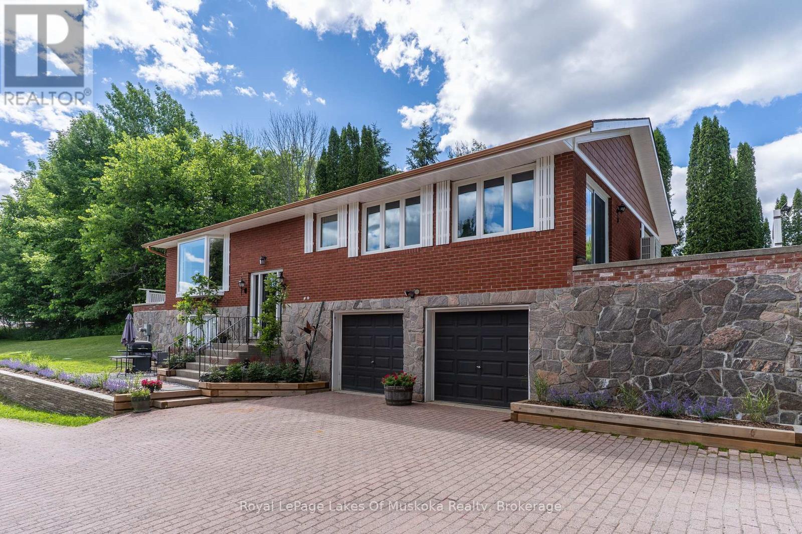 183 Santas Village Road, Bracebridge, Ontario  P1L 1W8 - Photo 2 - X13133870
