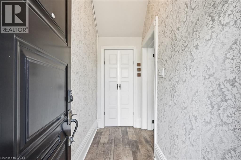 277 Main Street W, Hamilton, Ontario  L8P 1J7 - Photo 3 - 40830683