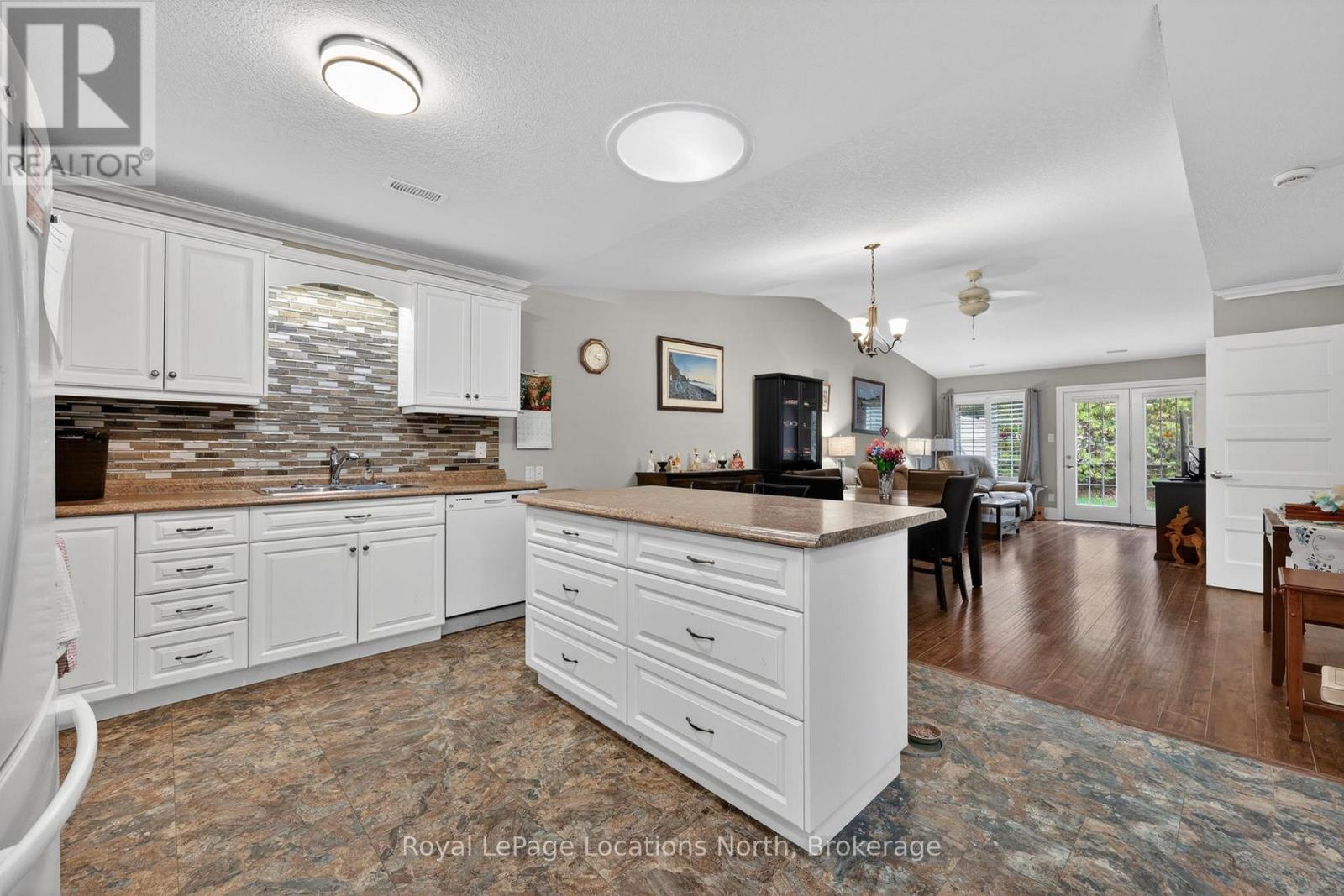 47 Clover Crescent, Wasaga Beach, Ontario  L9Z 0G4 - Photo 10 - S13134336