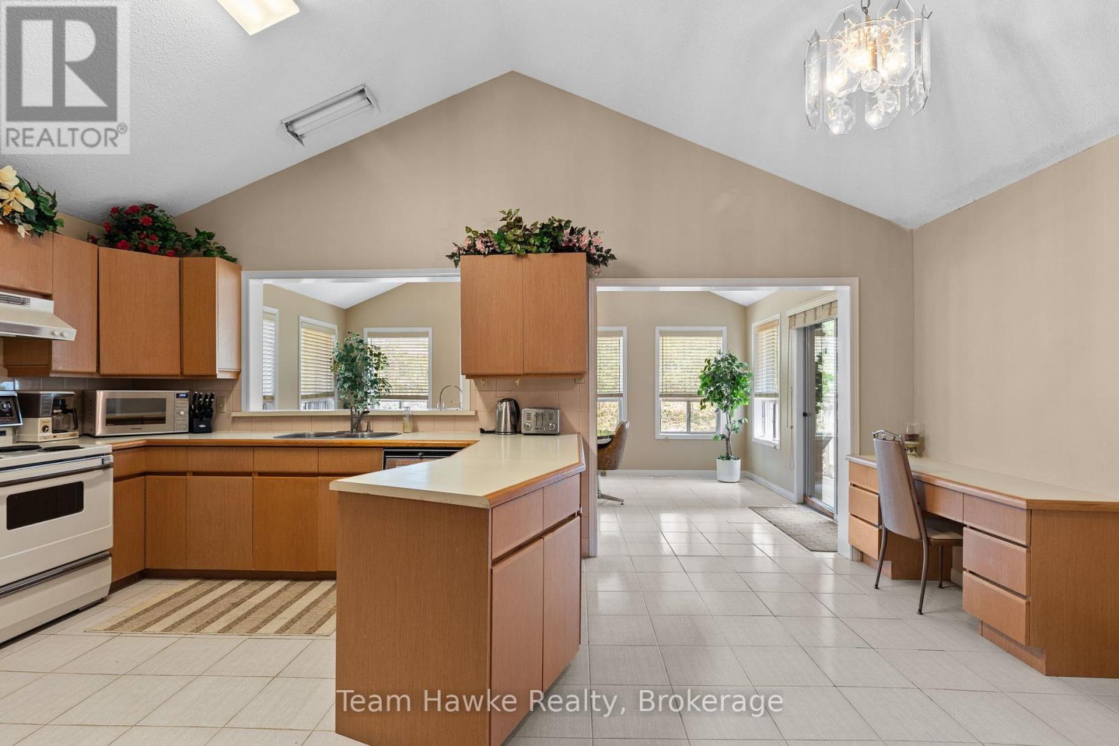 2253 Tiny Beaches Road S, Tiny, Ontario  L0L 1P1 - Photo 7 - S13134392