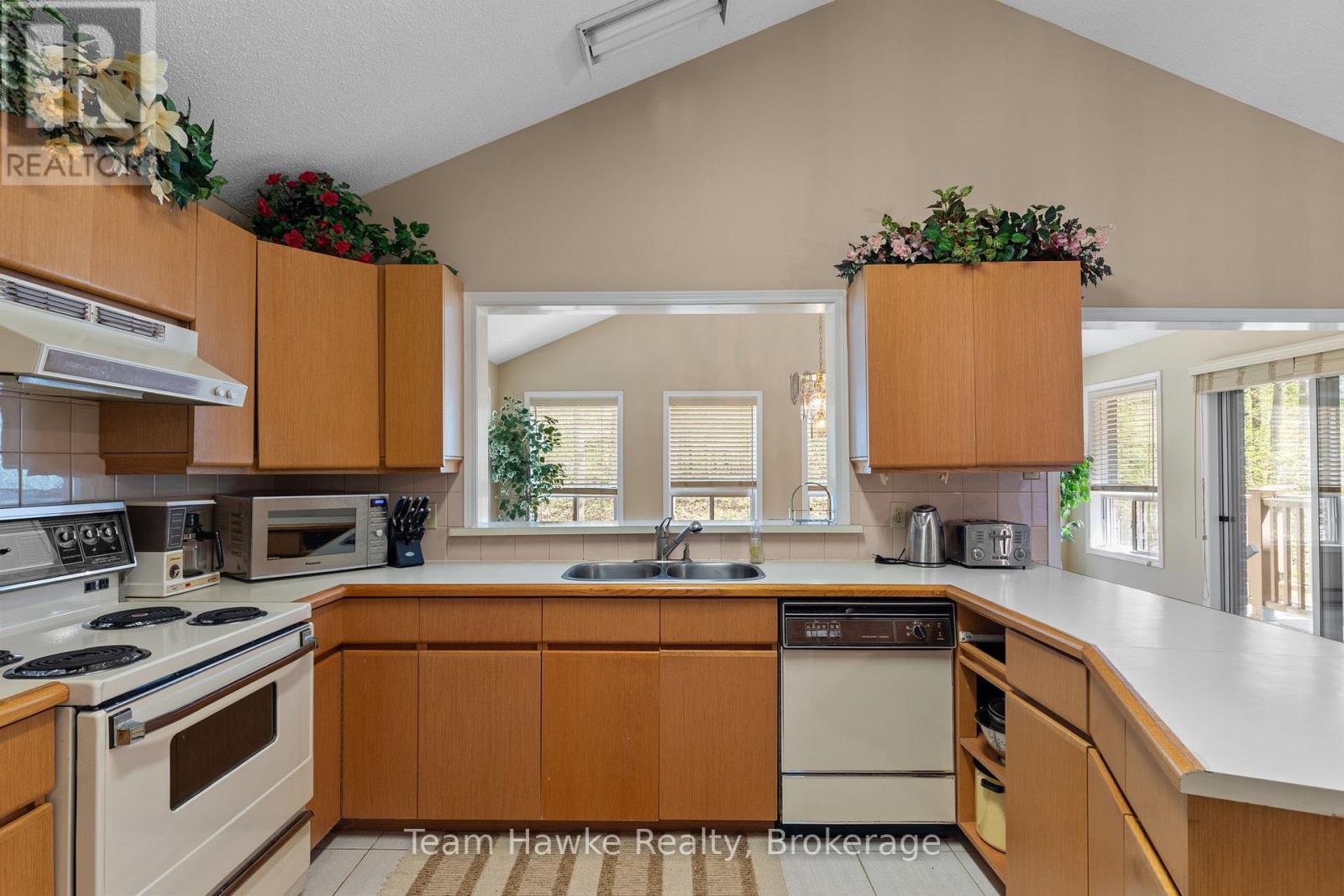 2253 Tiny Beaches Road S, Tiny, Ontario  L0L 1P1 - Photo 8 - S13134392