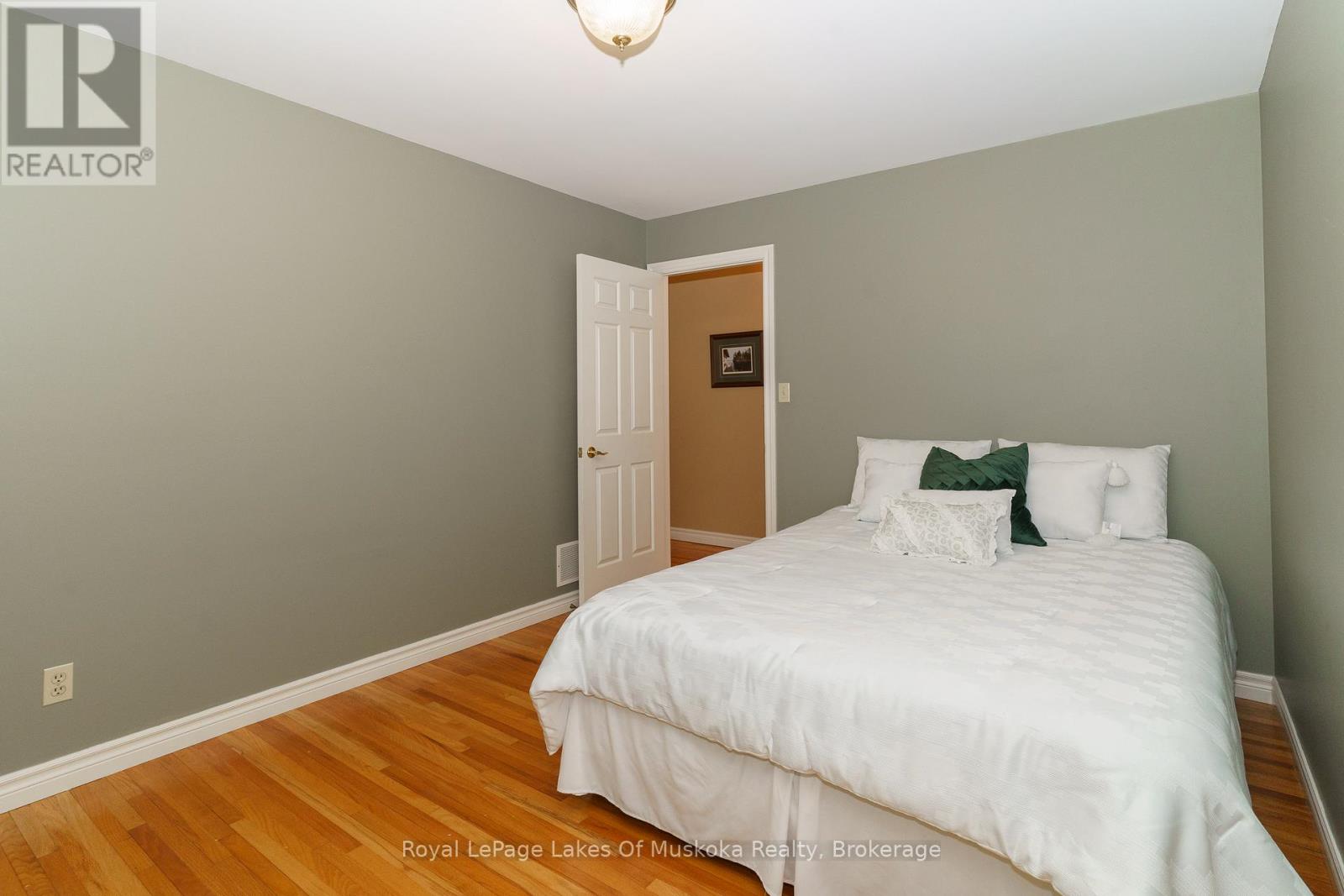 1020 Amelia Crescent, Gravenhurst, Ontario  P0E 1G0 - Photo 17 - X13134456