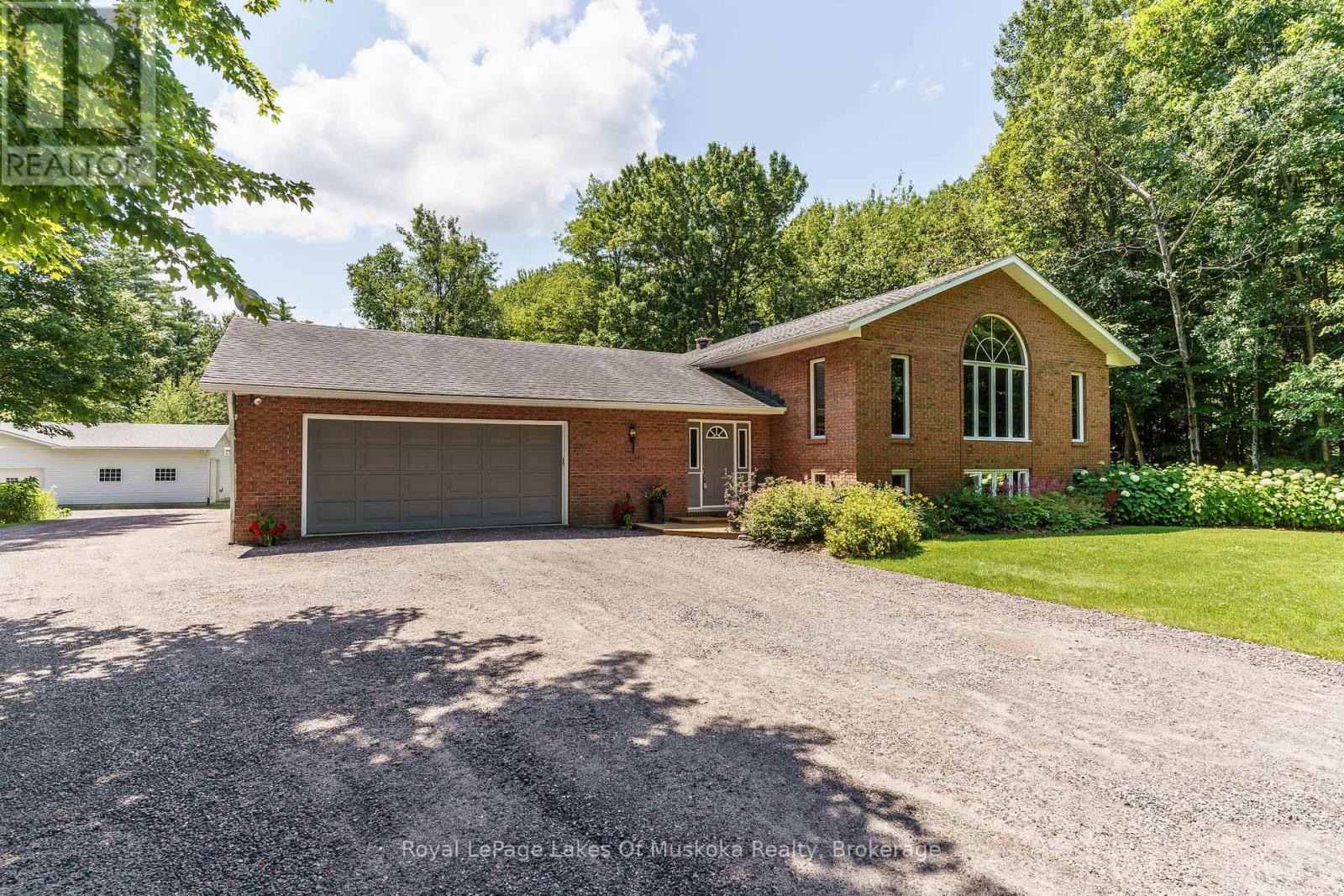 1020 Amelia Crescent, Gravenhurst, Ontario  P0E 1G0 - Photo 2 - X13134456