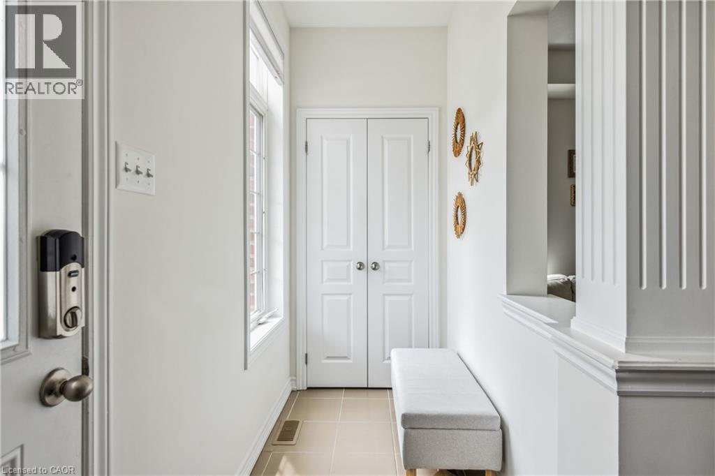 54 Nisbet Boulevard Unit# 31, Waterdown, Ontario  L8B 0Y3 - Photo 3 - 40830642