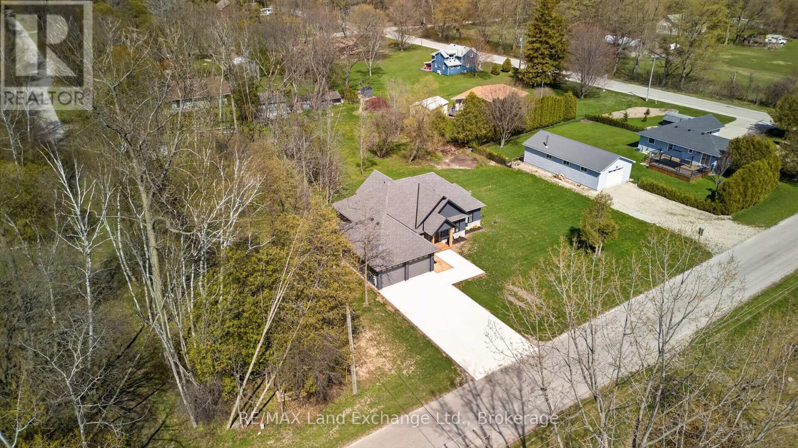 244 St Arnaud Street, Huron-Kinloss, Ontario  N0G 2R0 - Photo 37 - X13135054