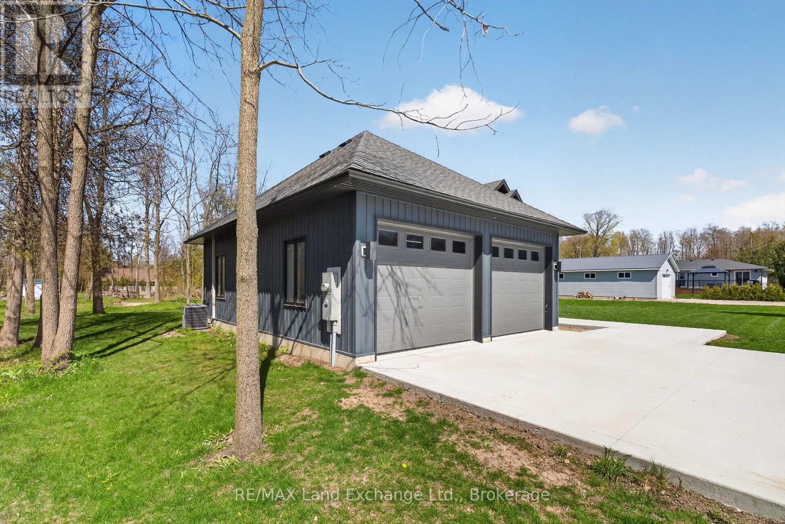 244 St Arnaud Street, Huron-Kinloss, Ontario  N0G 2R0 - Photo 4 - X13135054