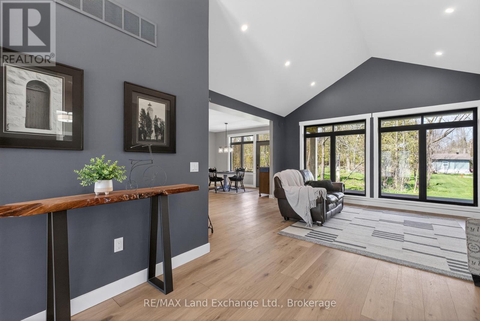244 St Arnaud Street, Huron-Kinloss, Ontario  N0G 2R0 - Photo 6 - X13135054