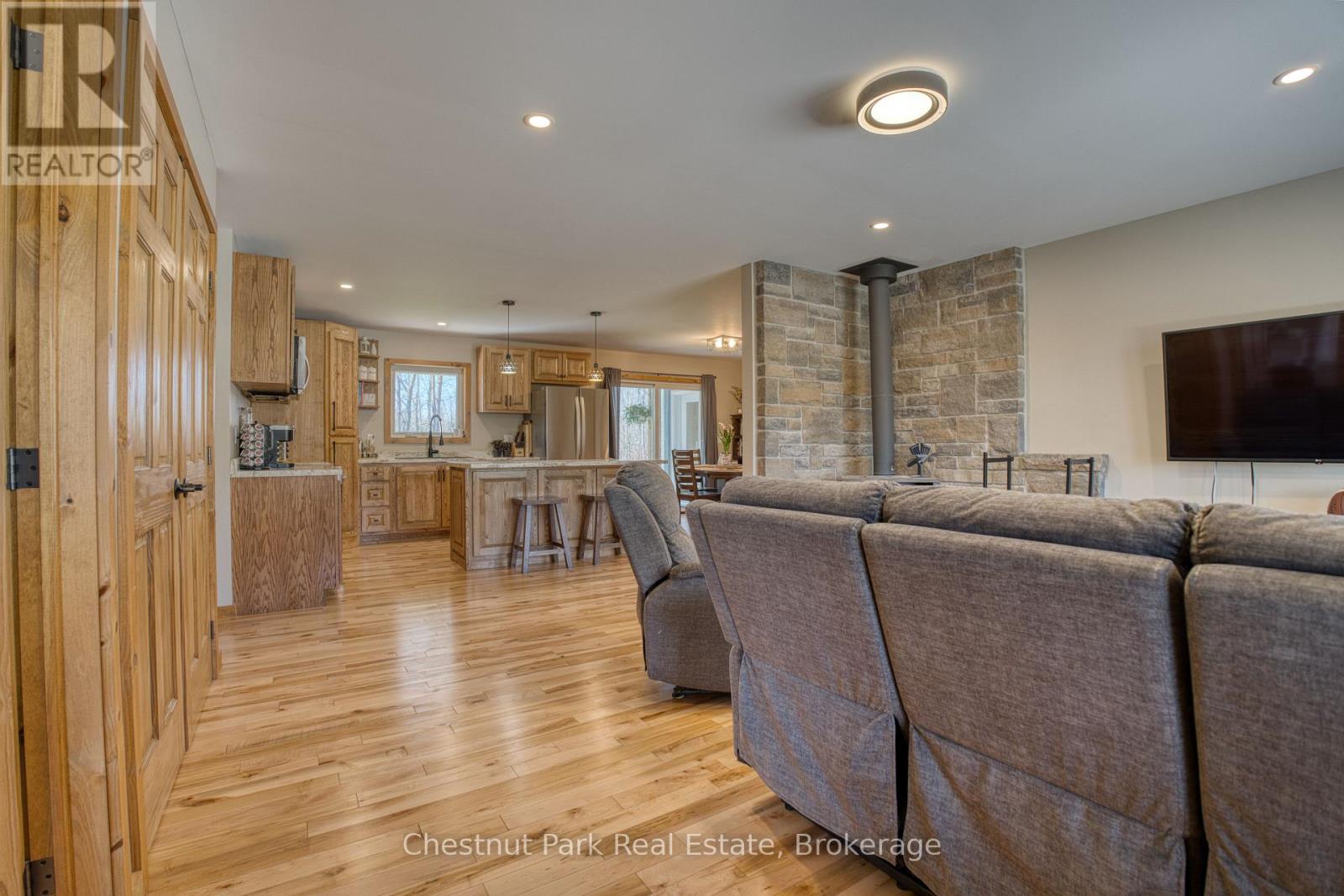 23 Maple Drive, Northern Bruce Peninsula, Ontario  N0H 1Z0 - Photo 3 - X13135140