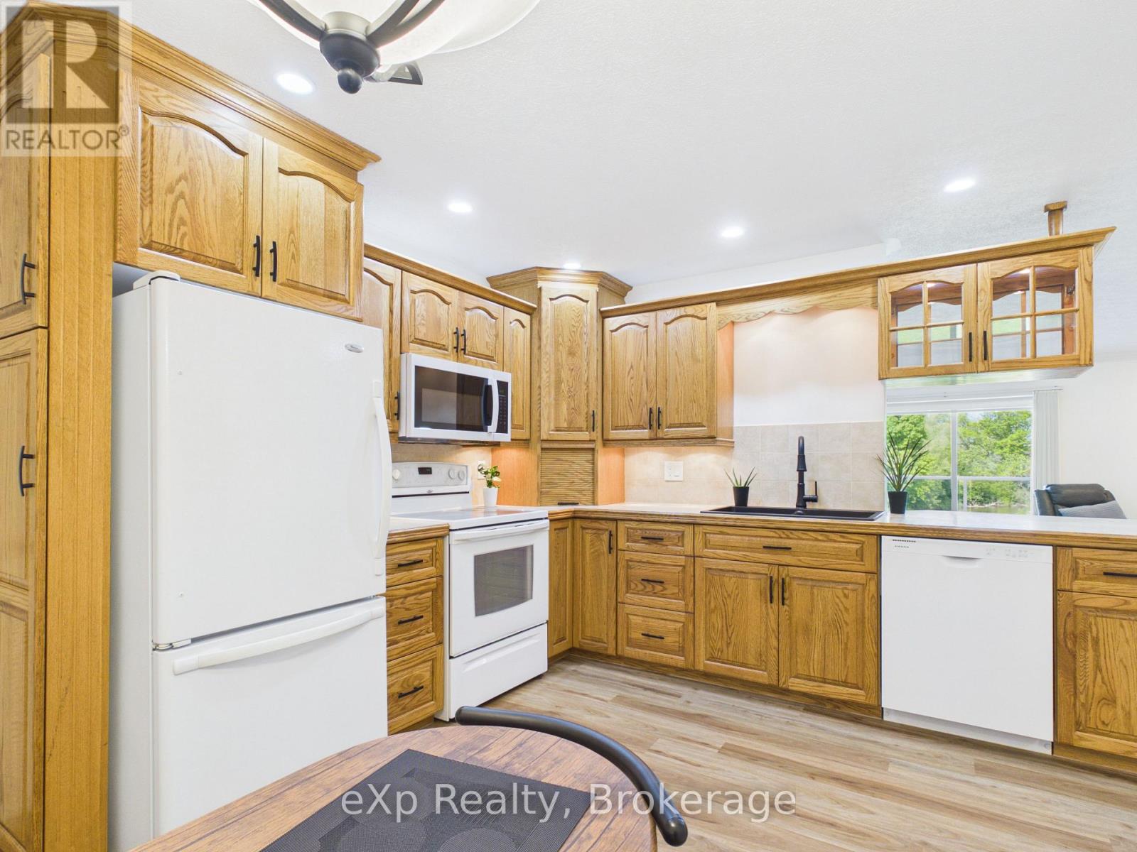 202 - 85 William Street N, Brockton, Ontario  N0G 2V0 - Photo 7 - X13135350