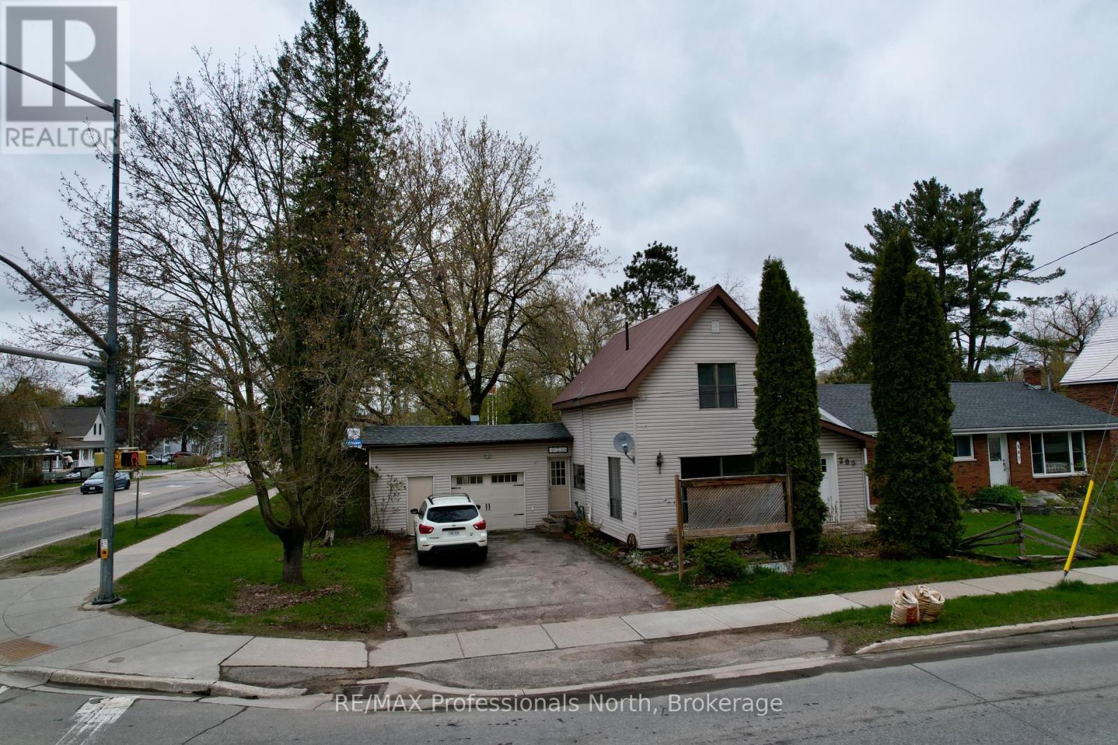 209 Dill St Street, Bracebridge, Ontario  P1L 1E6 - Photo 3 - X13135754