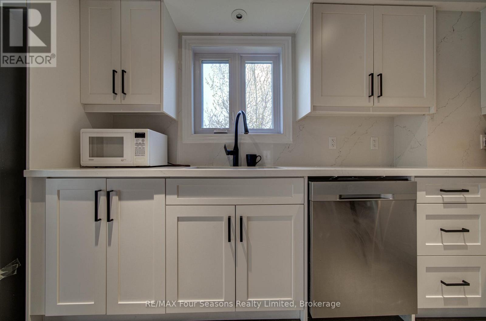 103 Birch View Trail, Blue Mountains, Ontario  L9Y 0M1 - Photo 18 - X13136518