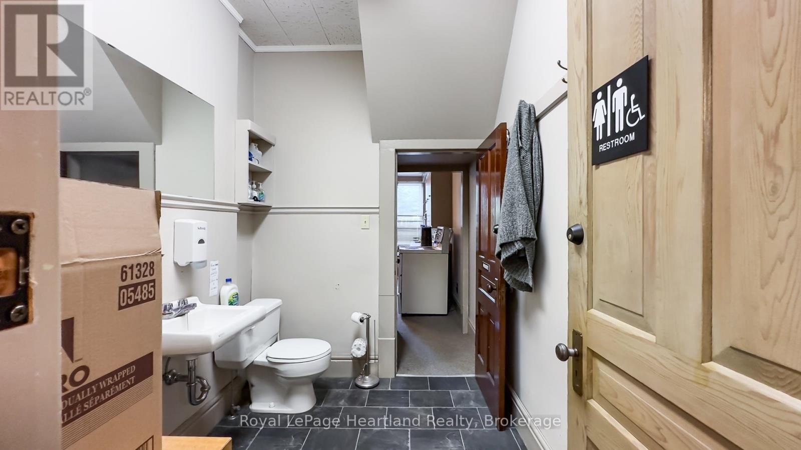 401 Queen Street, North Huron, Ontario  N0M 1H0 - Photo 16 - X13136618