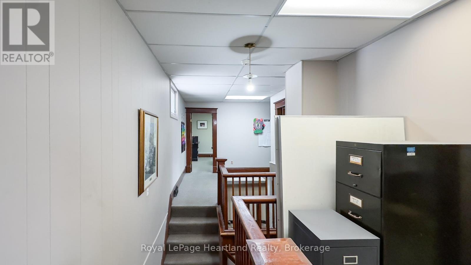 401 Queen Street, North Huron, Ontario  N0M 1H0 - Photo 3 - X13136618