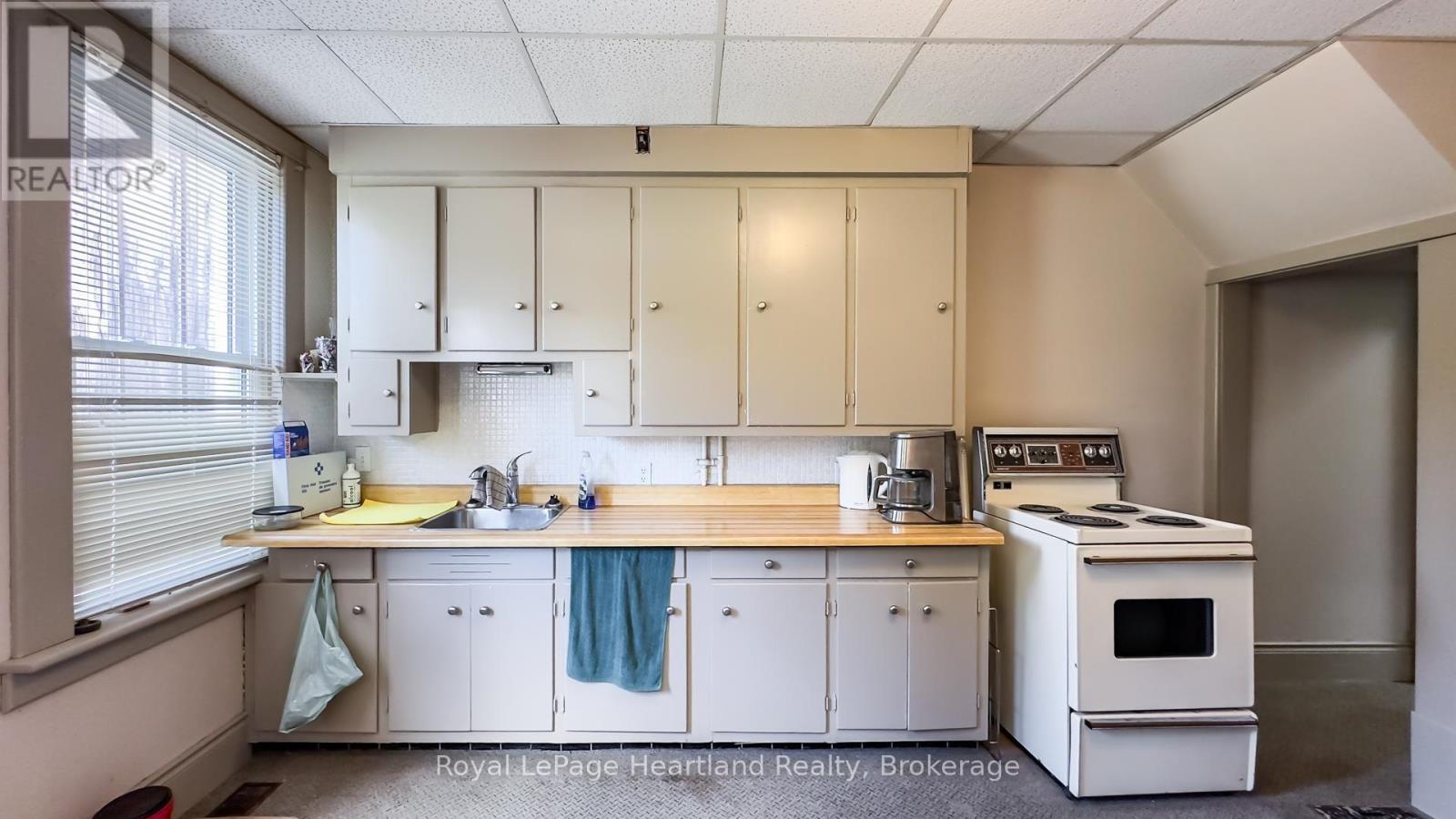 401 Queen Street, North Huron, Ontario  N0M 1H0 - Photo 32 - X13136618