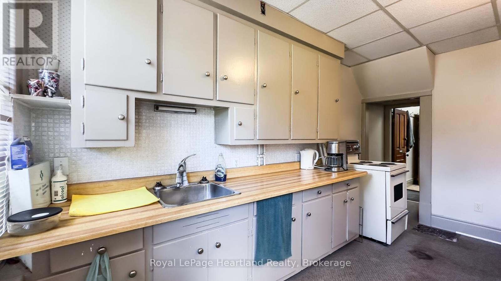 401 Queen Street, North Huron, Ontario  N0M 1H0 - Photo 33 - X13136618