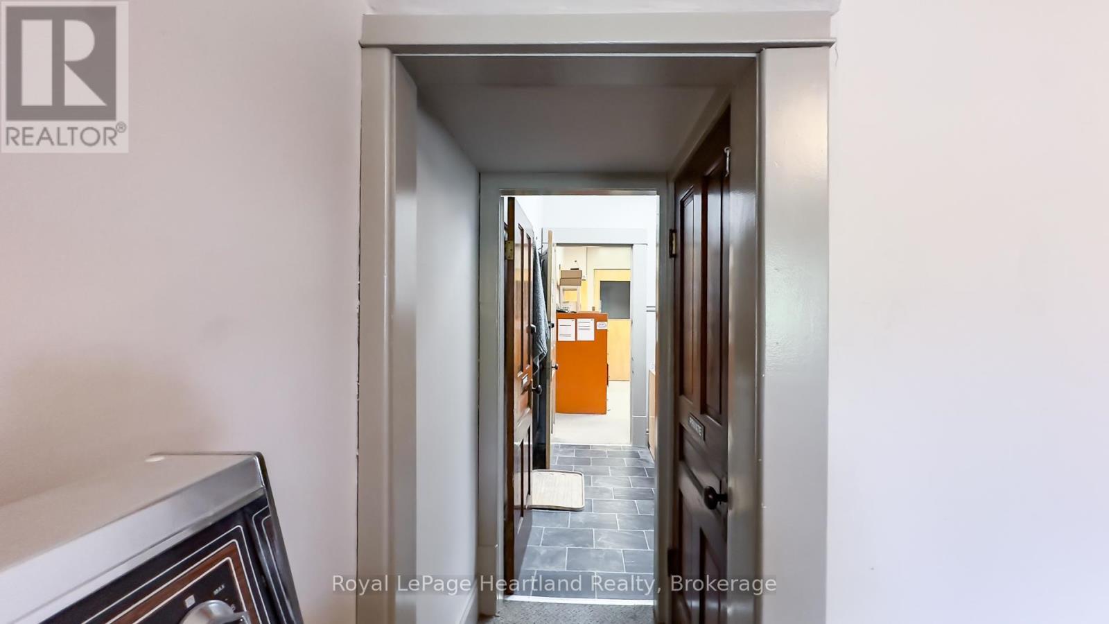 401 Queen Street, North Huron, Ontario  N0M 1H0 - Photo 34 - X13136618
