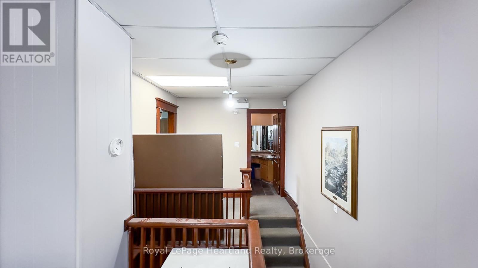 401 Queen Street, North Huron, Ontario  N0M 1H0 - Photo 4 - X13136618