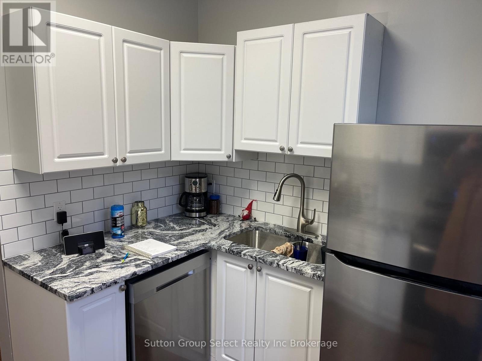 48 Perry Street, Woodstock, Ontario  N4S 3C3 - Photo 5 - X13137350