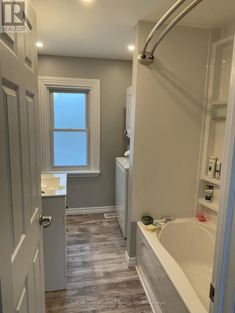 48 Perry Street, Woodstock, Ontario  N4S 3C3 - Photo 7 - X13137350