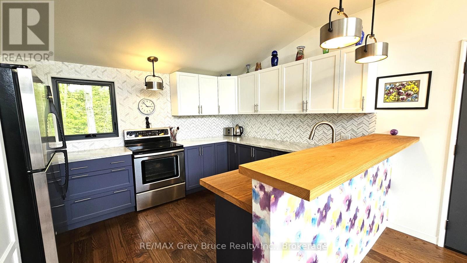 17 Shoreline Drive, Northern Bruce Peninsula, Ontario  N0H 1Z0 - Photo 12 - X13137392
