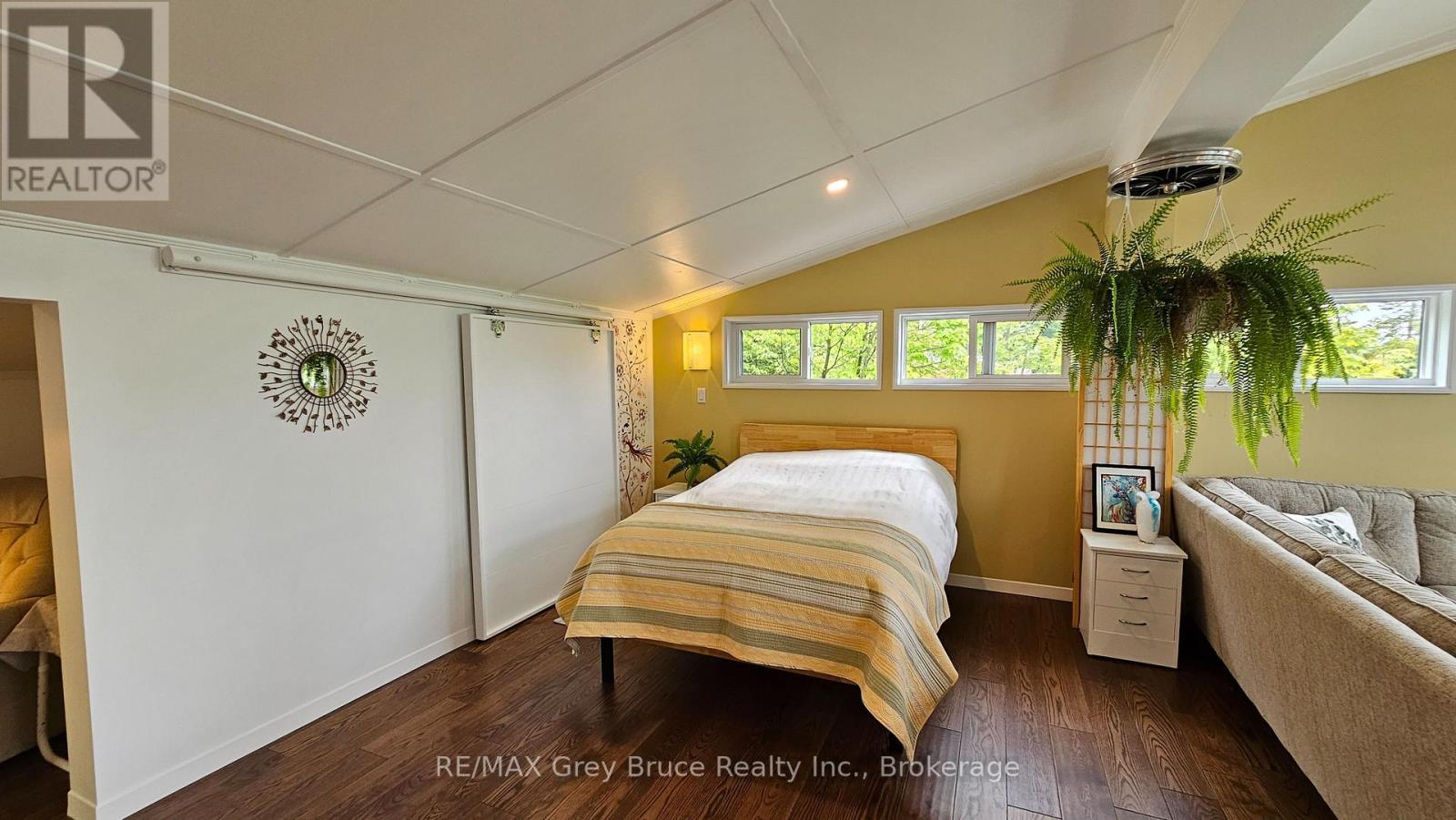 17 Shoreline Drive, Northern Bruce Peninsula, Ontario  N0H 1Z0 - Photo 16 - X13137392