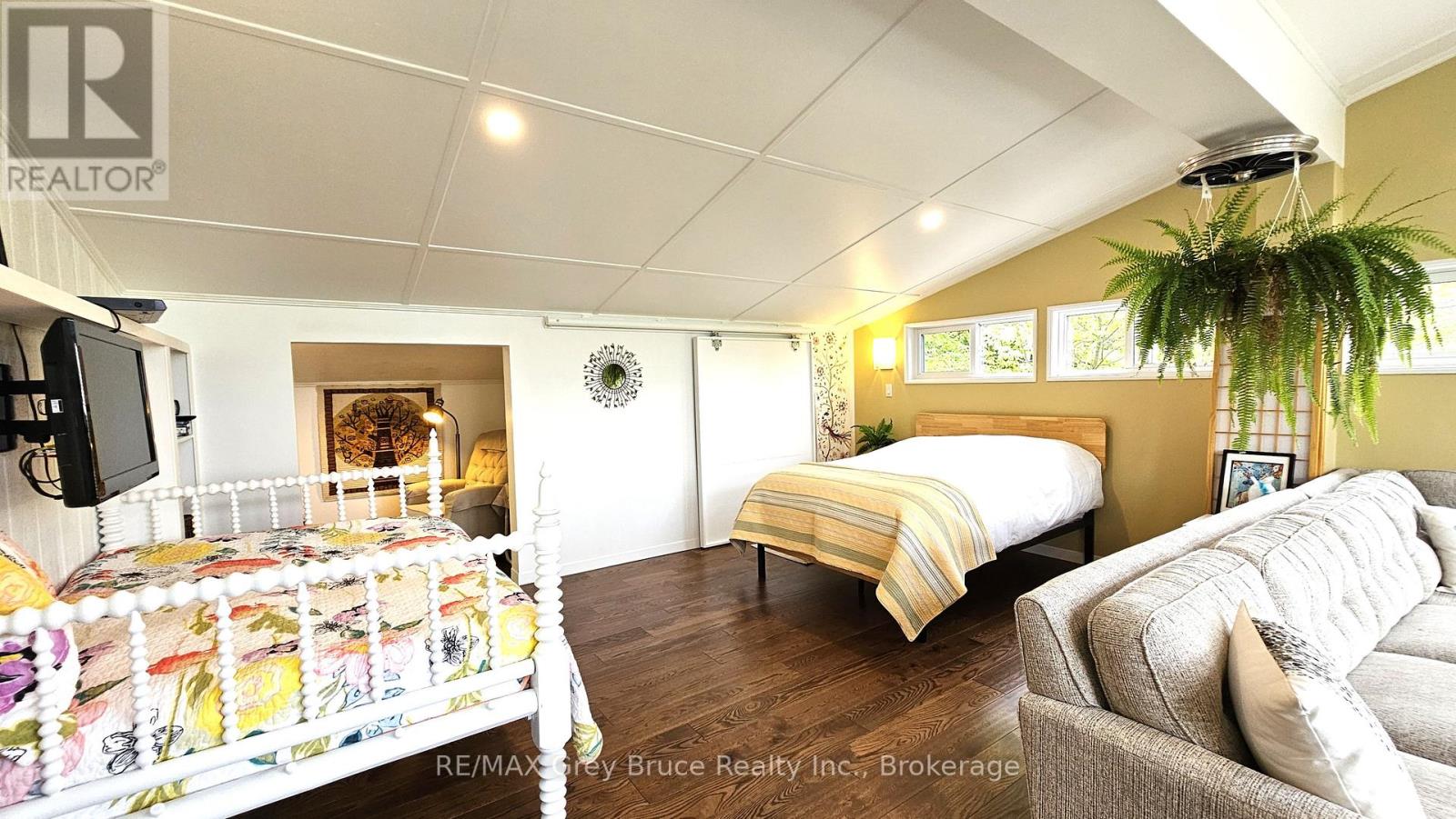 17 Shoreline Drive, Northern Bruce Peninsula, Ontario  N0H 1Z0 - Photo 18 - X13137392