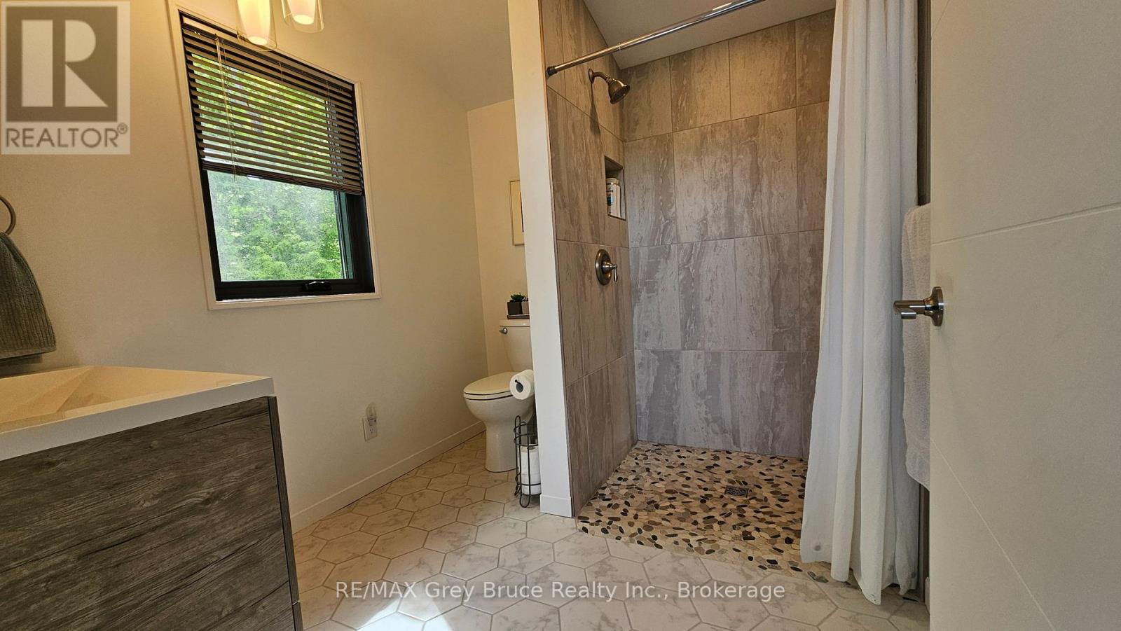 17 Shoreline Drive, Northern Bruce Peninsula, Ontario  N0H 1Z0 - Photo 21 - X13137392