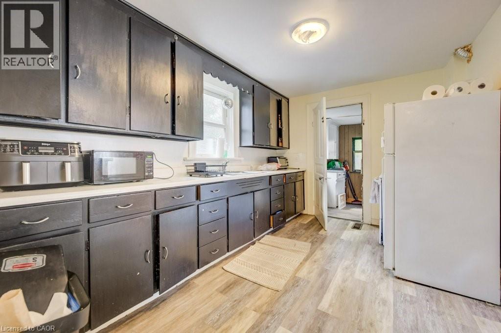 10 Marshall Street, Waterloo, Ontario  N2J 2T2 - Photo 8 - 40830480