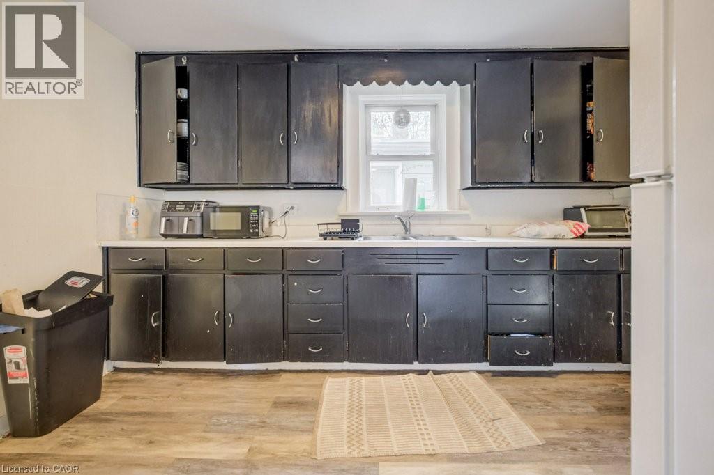 10 Marshall Street, Waterloo, Ontario  N2J 2T2 - Photo 9 - 40830480