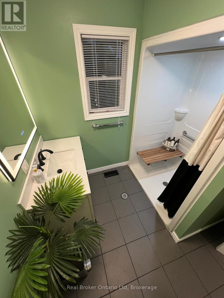 208 Second Avenue S, South Bruce Peninsula, Ontario  N0H 2G0 - Photo 18 - X13138440