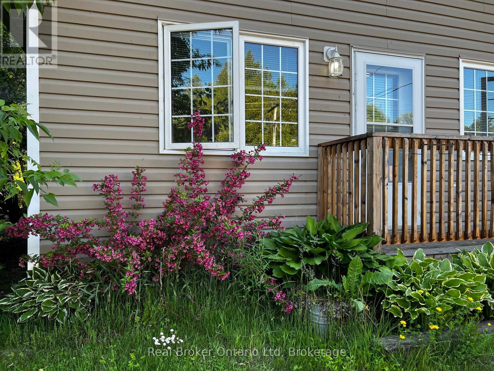 208 Second Avenue S, South Bruce Peninsula, Ontario  N0H 2G0 - Photo 3 - X13138440