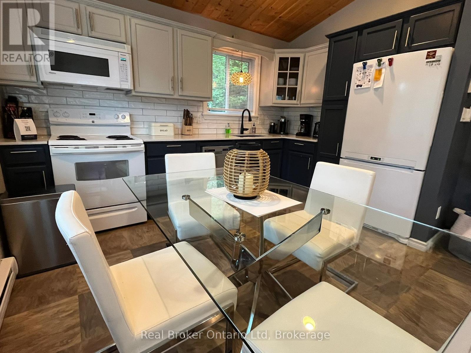 208 Second Avenue S, South Bruce Peninsula, Ontario  N0H 2G0 - Photo 6 - X13138440