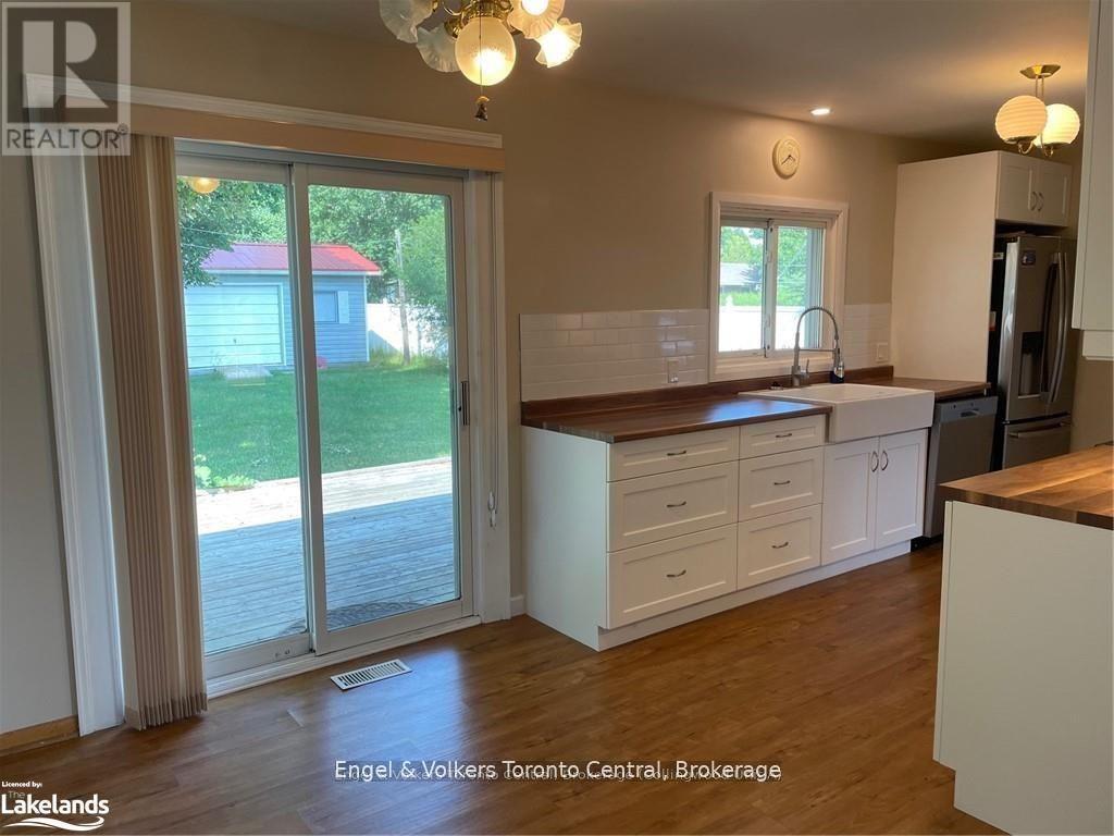 27 Herbert Avenue, Grey Highlands, Ontario  N0C 1H0 - Photo 3 - X13138632