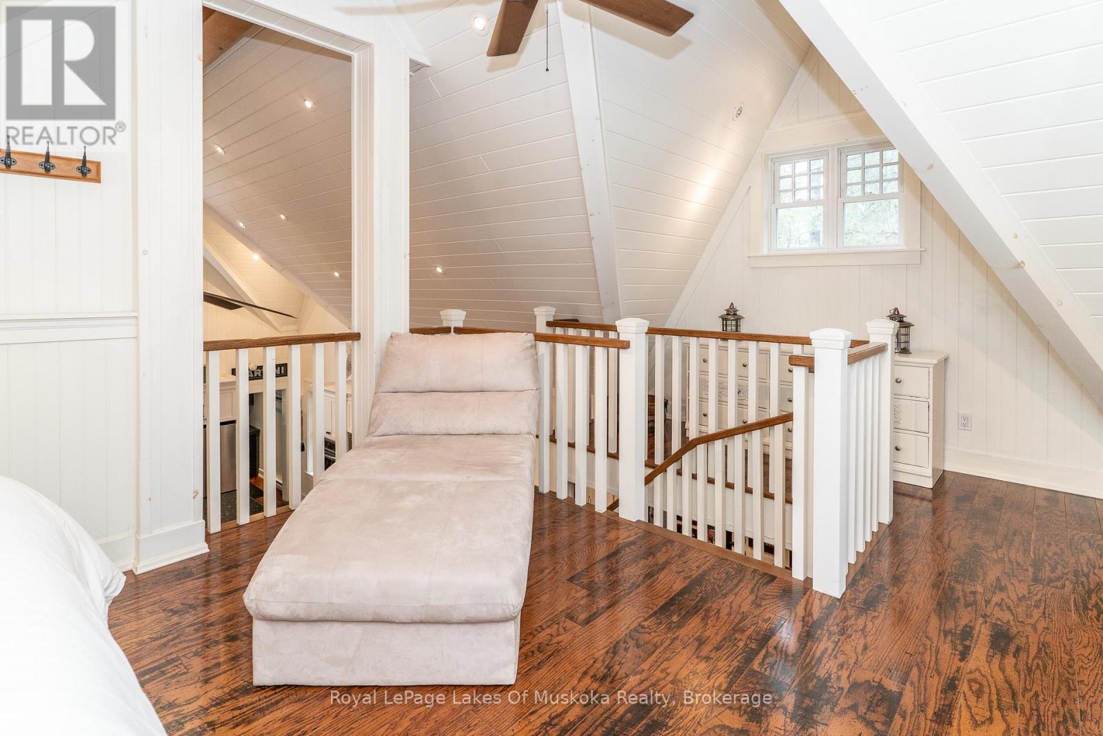 27 Island 2ml, Gravenhurst, Ontario  P0E 1G0 - Photo 17 - X13138748