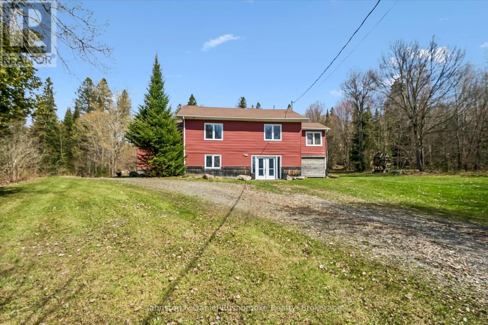 2519 South Horn Lake Rd R.r.#3 Road, Magnetawan, Ontario  P0A 1C0 - Photo 2 - X13138908