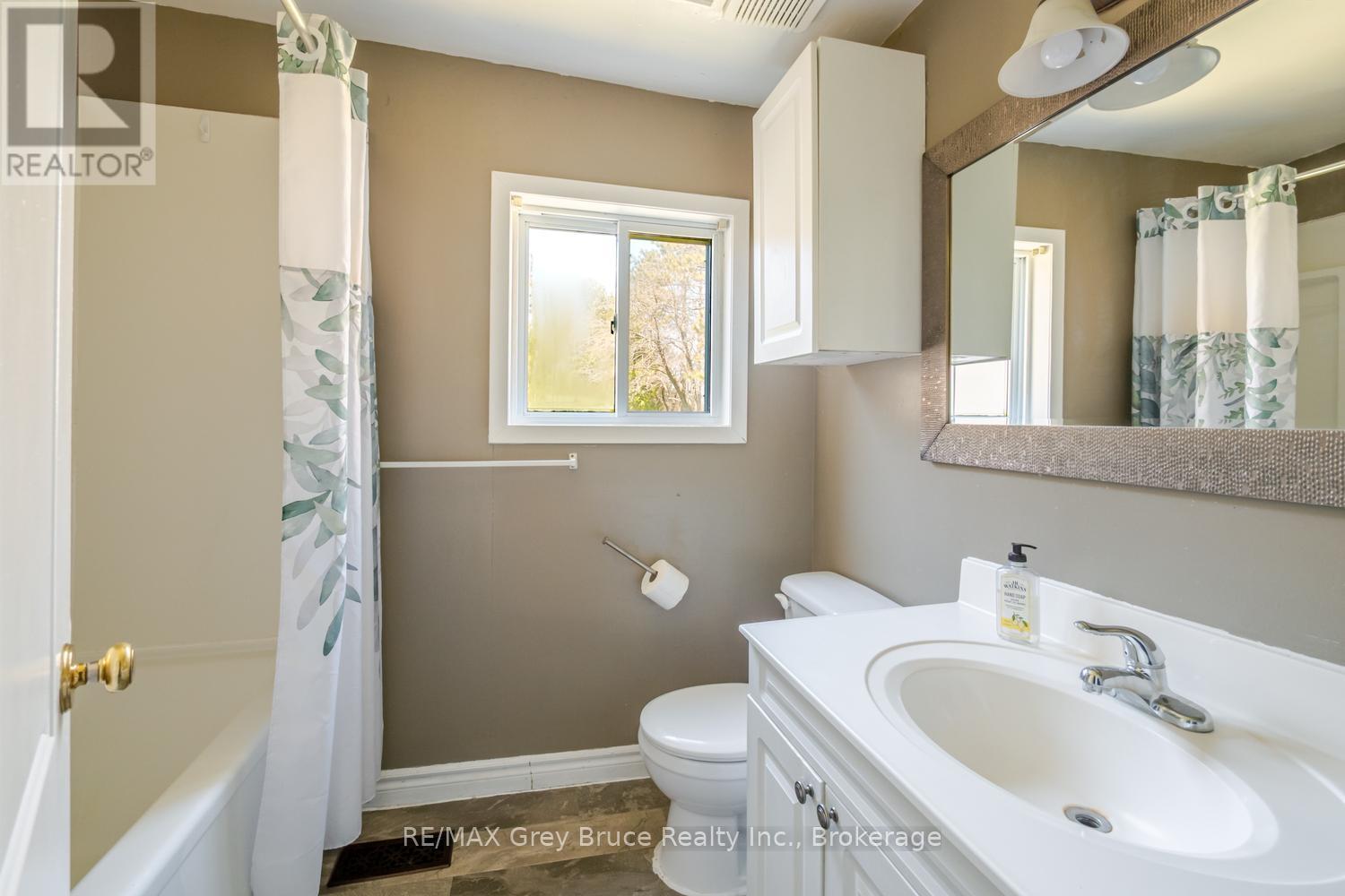 206 Lindsay Road 30, Northern Bruce Peninsula, Ontario  N0H 1Z0 - Photo 17 - X13139386