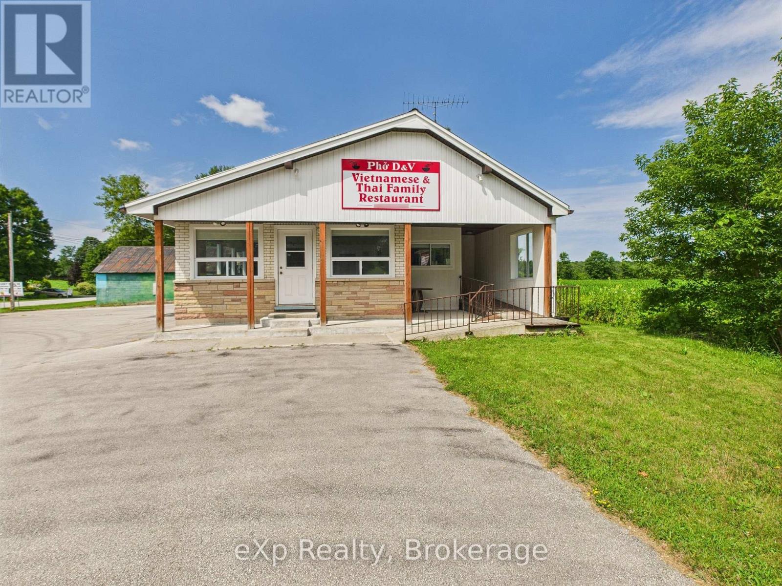 315194 Highway 6, Chatsworth, Ontario  N0H 2V0 - Photo 2 - X13139436