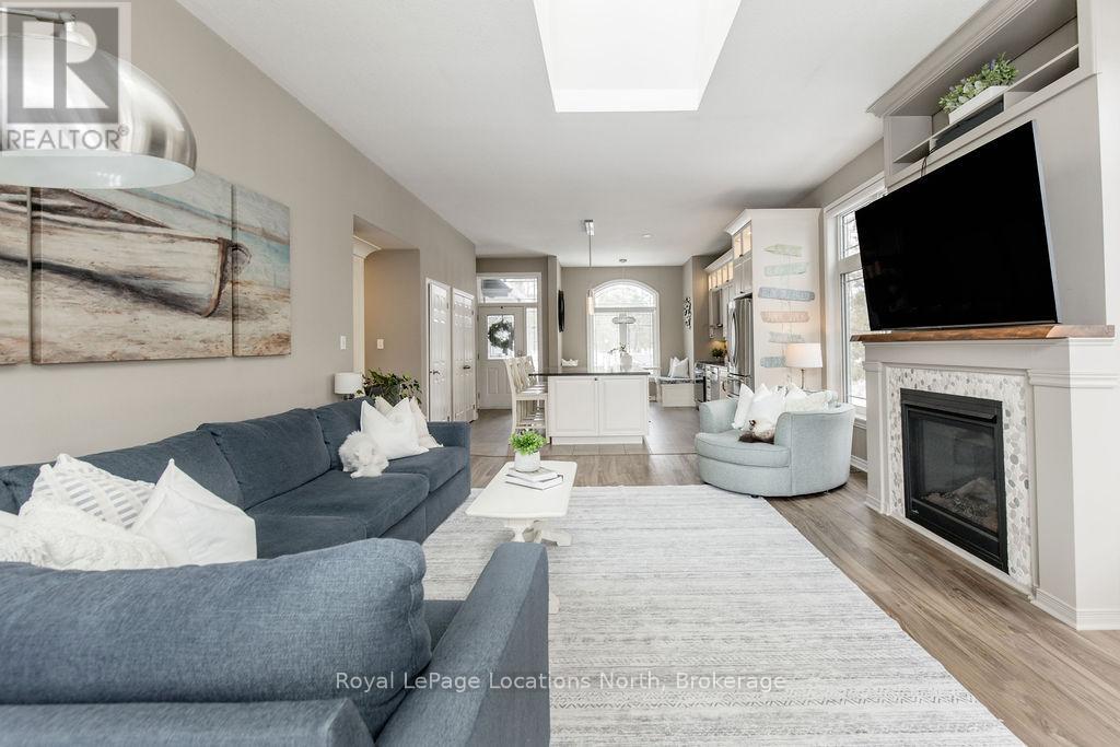1094 River Road W, Wasaga Beach, Ontario  L9Z 2W7 - Photo 12 - S13139736