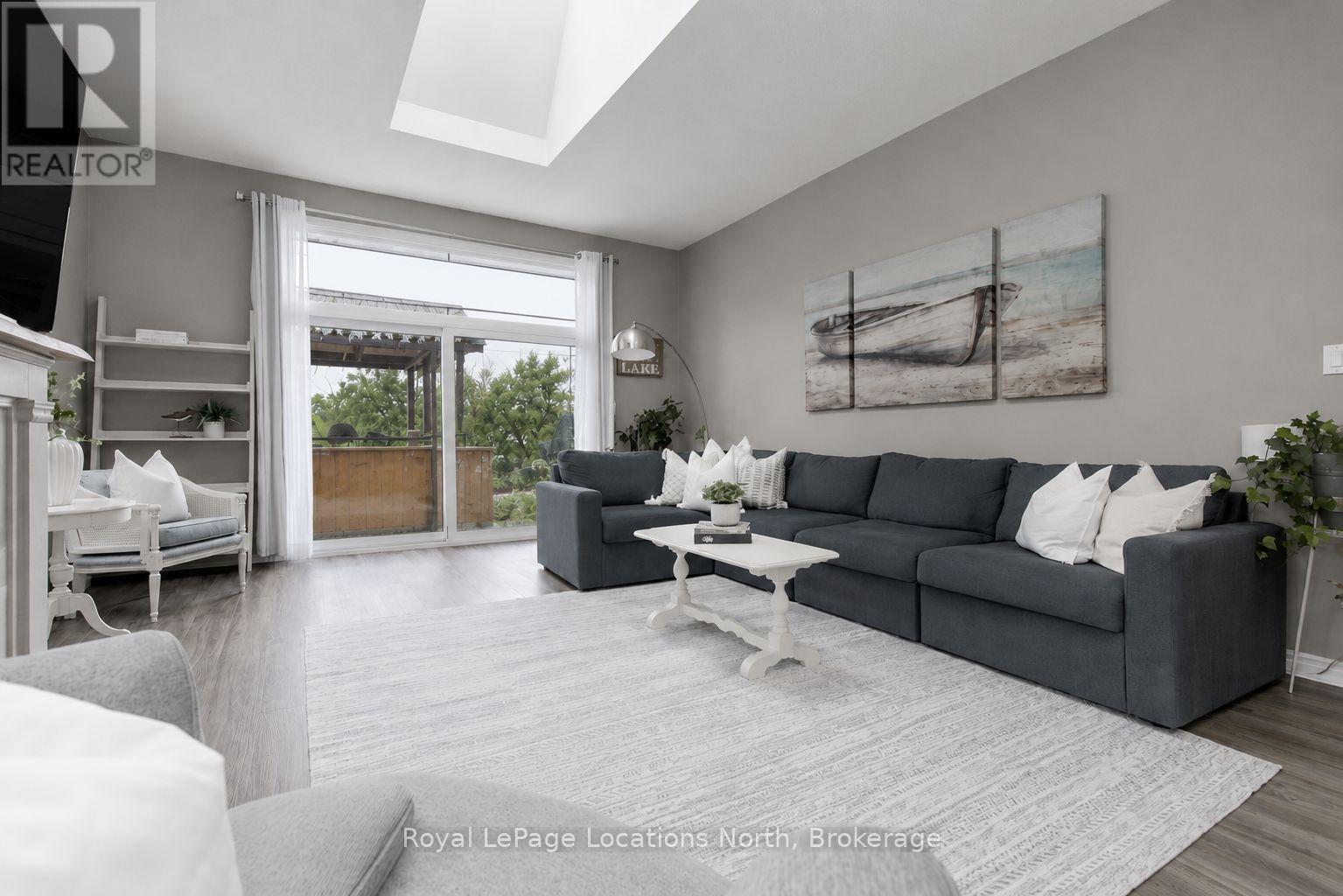 1094 River Road W, Wasaga Beach, Ontario  L9Z 2W7 - Photo 14 - S13139736