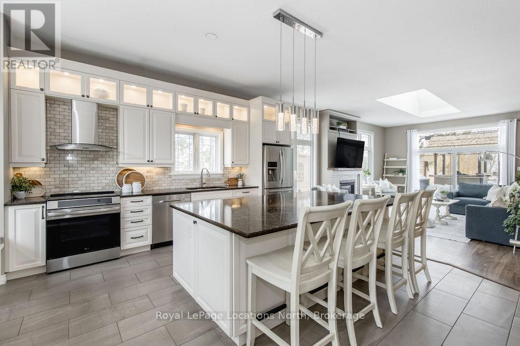 1094 River Road W, Wasaga Beach, Ontario  L9Z 2W7 - Photo 3 - S13139736