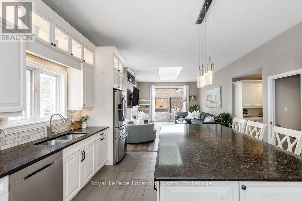 1094 River Road W, Wasaga Beach, Ontario  L9Z 2W7 - Photo 6 - S13139736