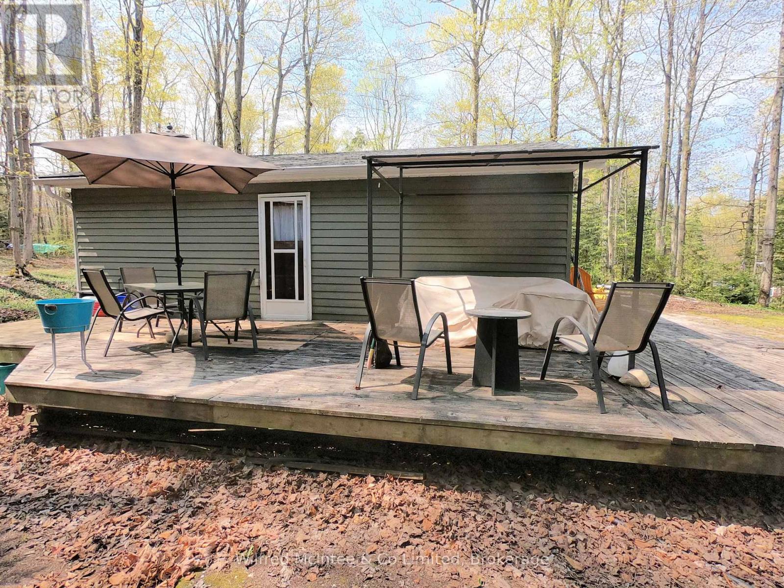 210 Thompson Avenue, Native Leased Lands, Ontario  N0H 2G0 - Photo 3 - X13140524