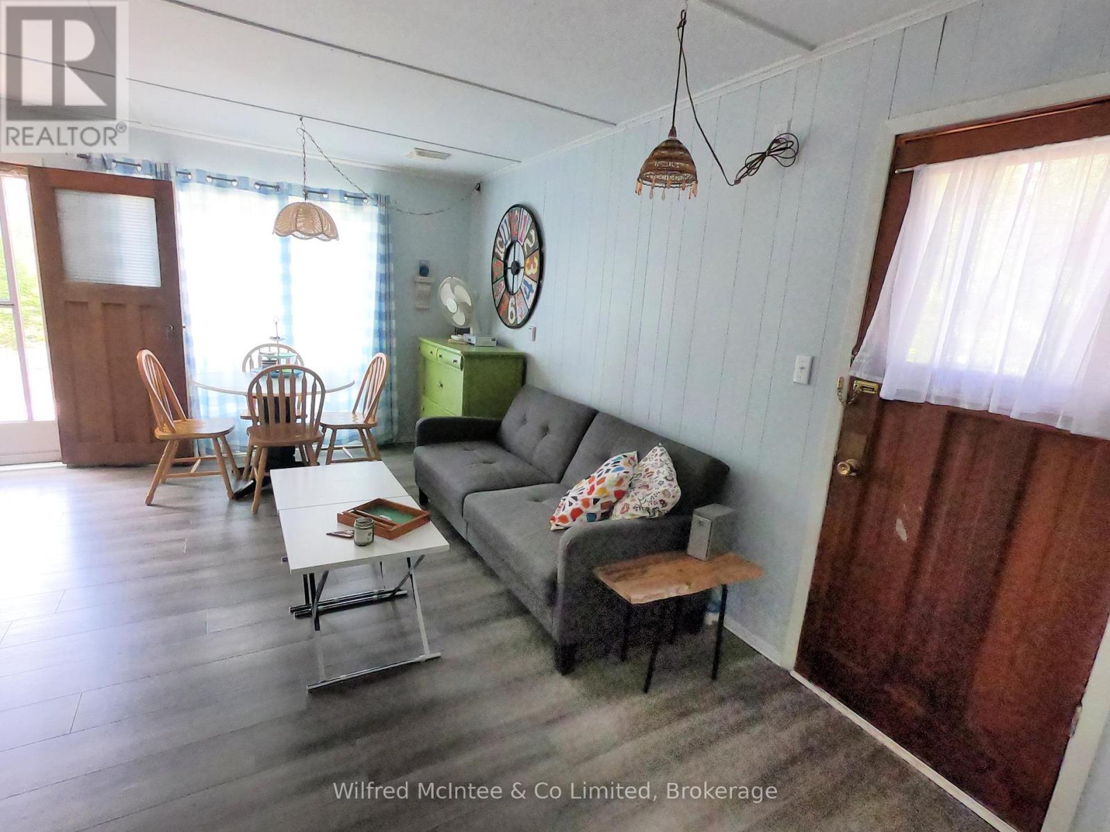 210 Thompson Avenue, Native Leased Lands, Ontario  N0H 2G0 - Photo 6 - X13140524