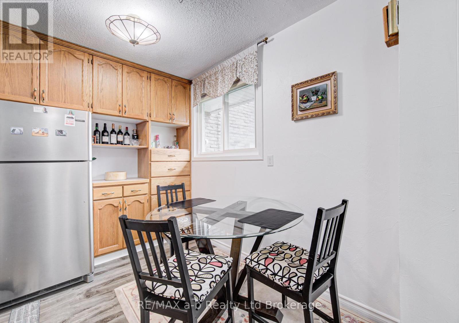 18 - 224f Harvard Place, Waterloo, Ontario  N2J 4G2 - Photo 4 - X13140532