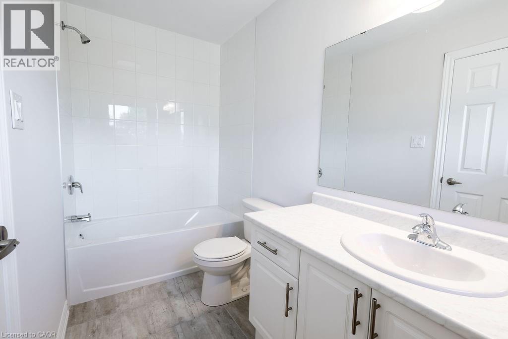 677 Park Road N Unit# 60, Brantford, Ontario  N3R 0A2 - Photo 11 - 40831054