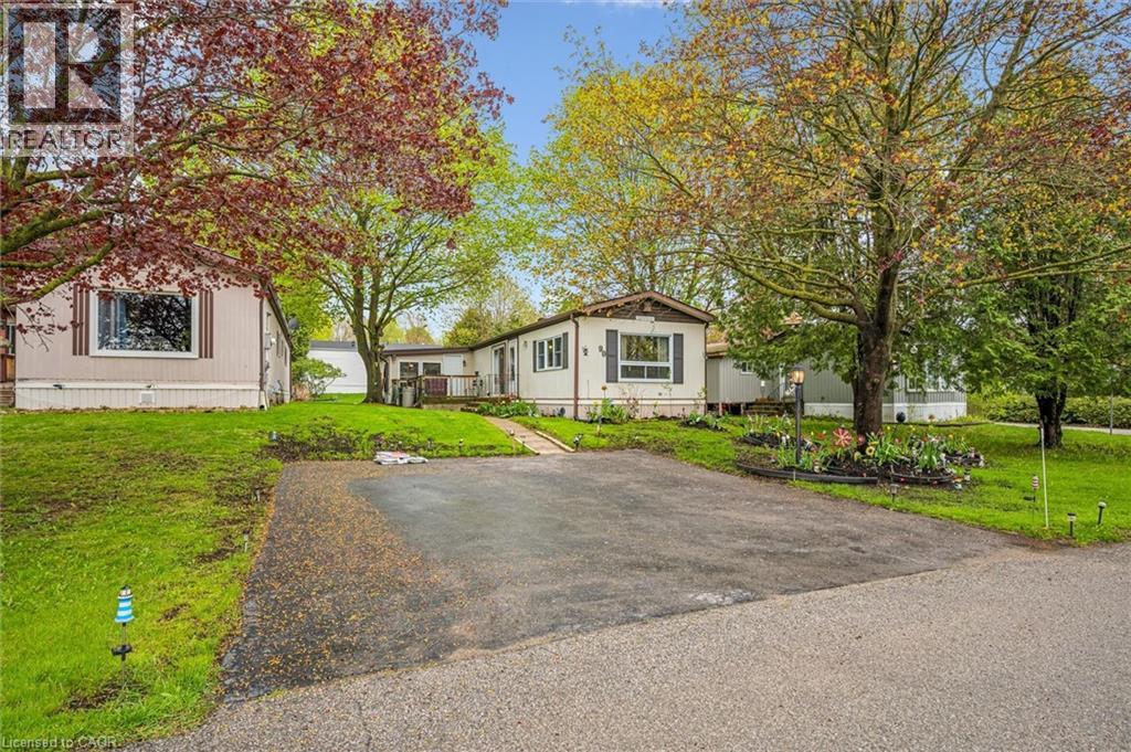 1294 Concession 8 West Unit# 90, Flamborough, Ontario  N0B 2J0 - Photo 3 - 40830604