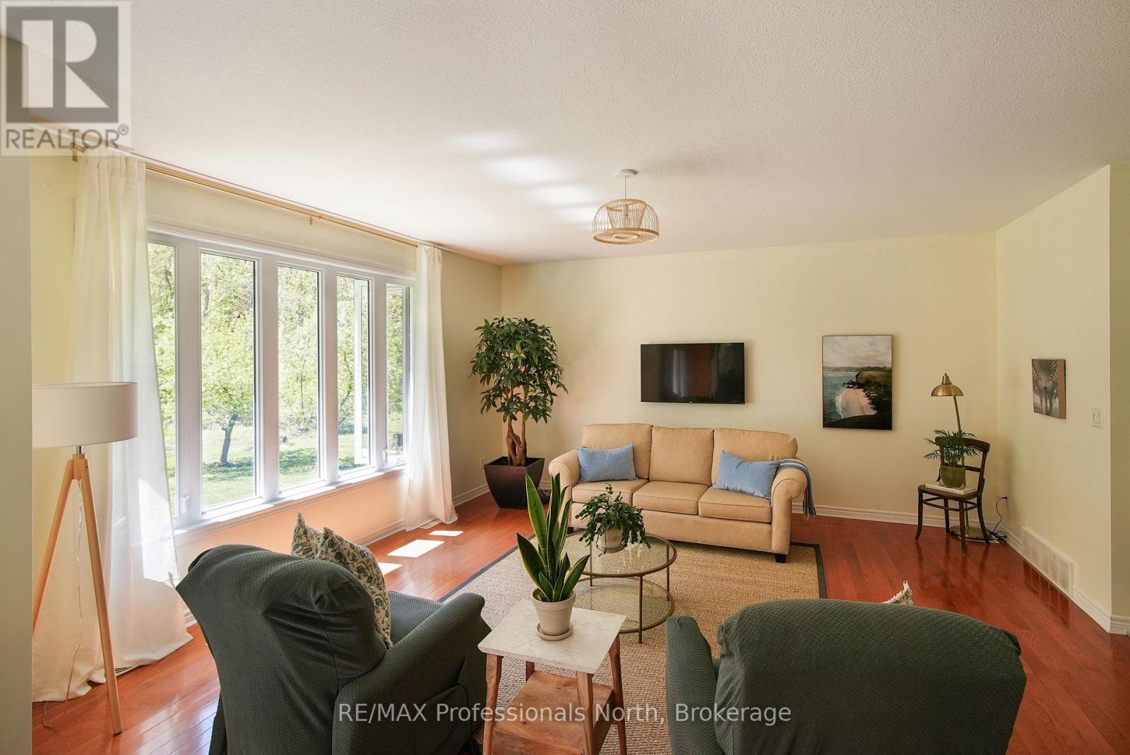 9883 Graham Road, West Elgin, Ontario  N0L 2P0 - Photo 16 - X13140874